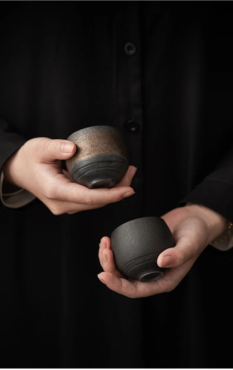 Handgefertigte Keramik Teetasse im japanischen Stil