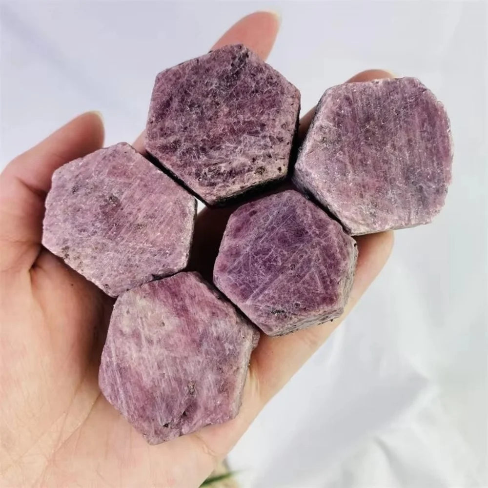 Naturstein Rubin Korund Rohstein Heilkristall Energie Mineralkristall Quarz