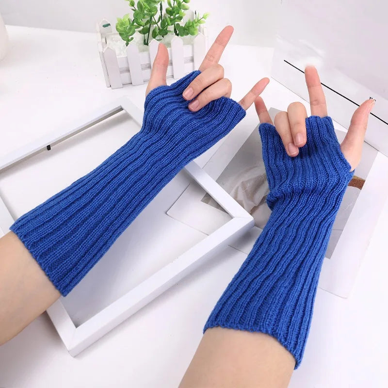 Wärmende fingerlose Strickhandschuhe für Herbst und Winter