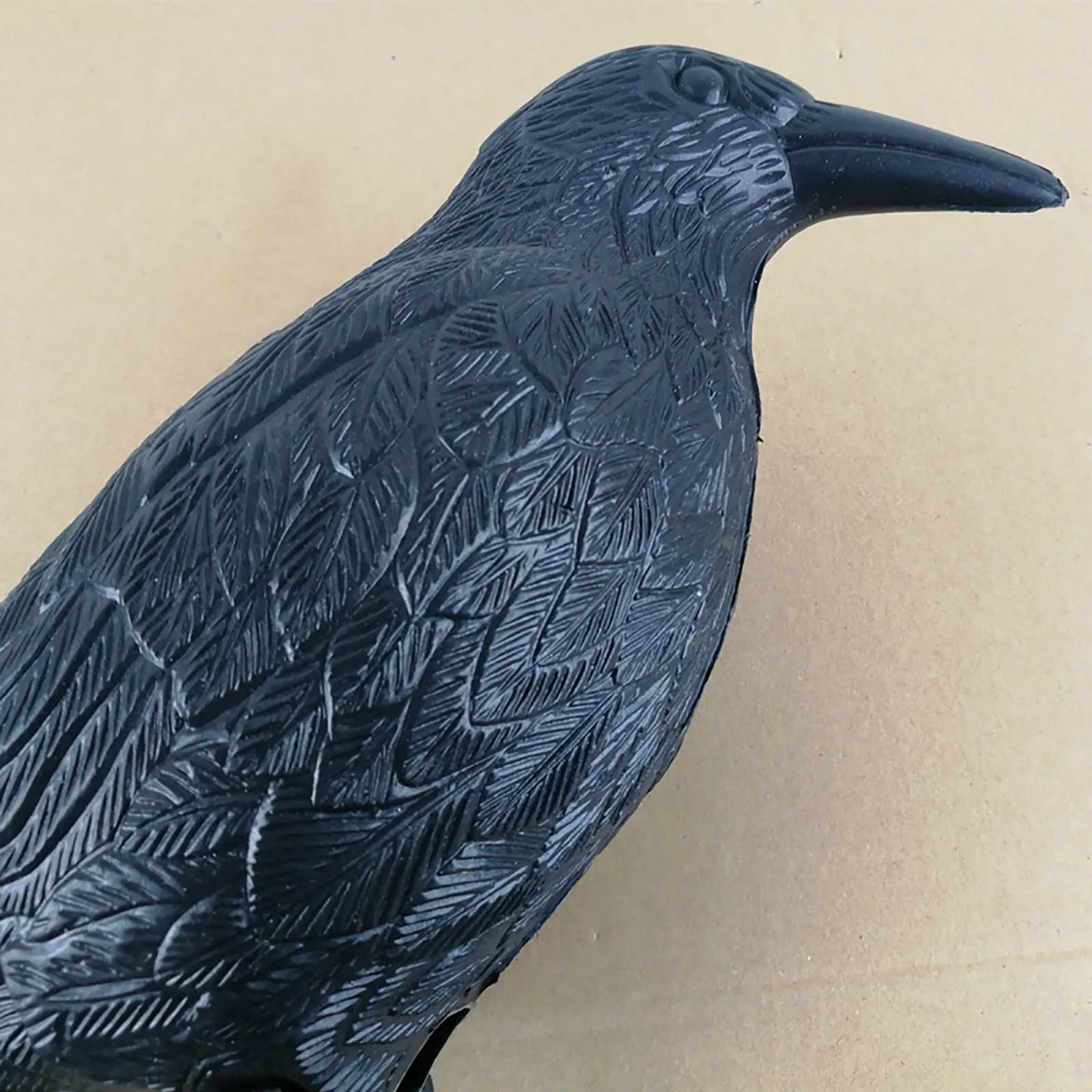 Natürlicher Vogelschutz: Realistische schwarze Krähe, wetterfest - vielseitig, 35 cm