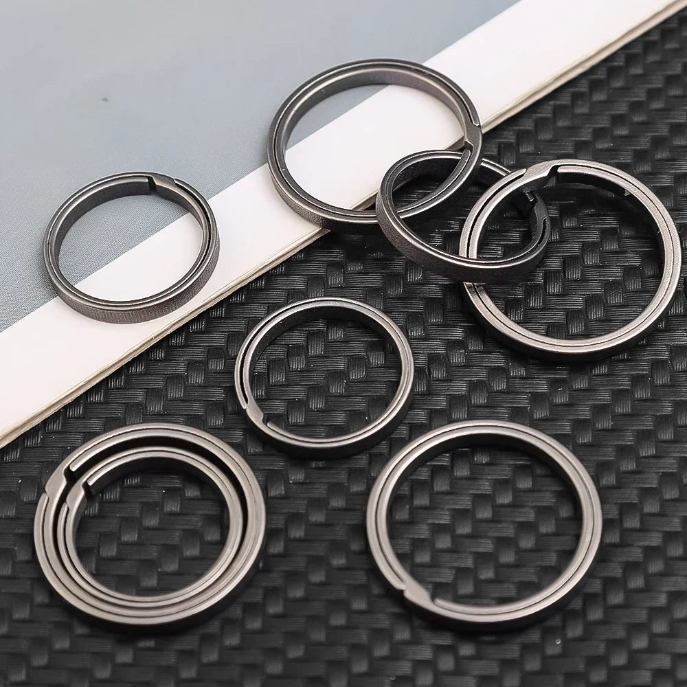 Schlüsselanhänger aus Titanlegierung mit sicherer O Schnalle für Männer-Yabubest - Home & More