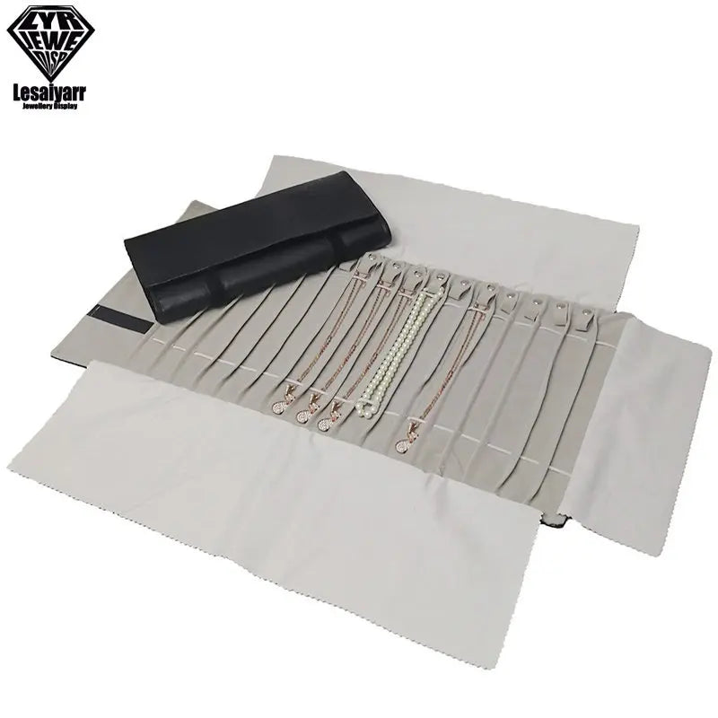 Praktische Samt Schmuckrolle für Ketten & Armbänder Reiseorganizer