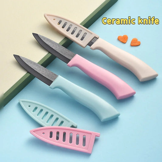 Keramikmesser mit scharfer Klinge und Schutzabdeckung für präzises Schneiden