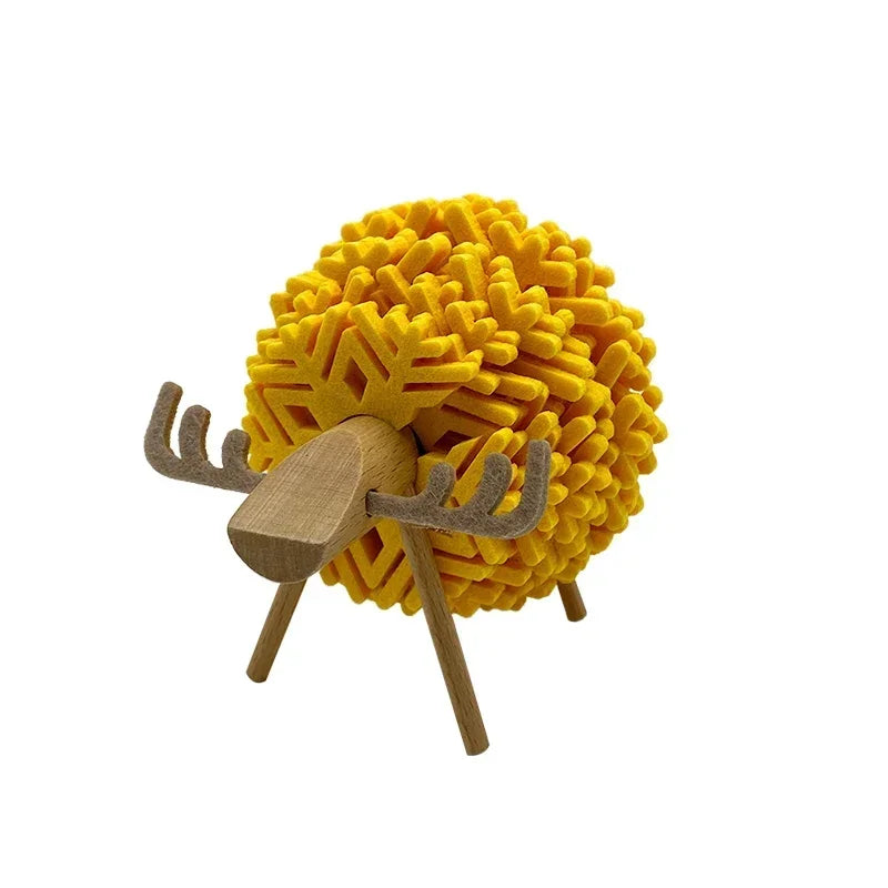 Kreativer isolierter Getränkeuntersetzer aus Filz in Hirschform