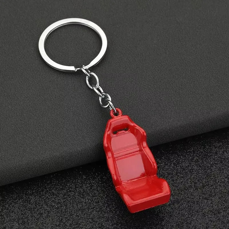 Robuster Edelstahl Schlüsselanhänger im Autoteile-Design – Perfektes Männergeschenk