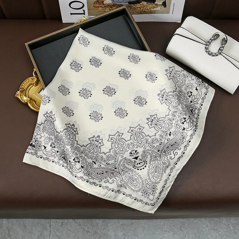 Modischer 70 x 70 cm Damenschal mit Paisley-Druck-Yabubest - Home & More