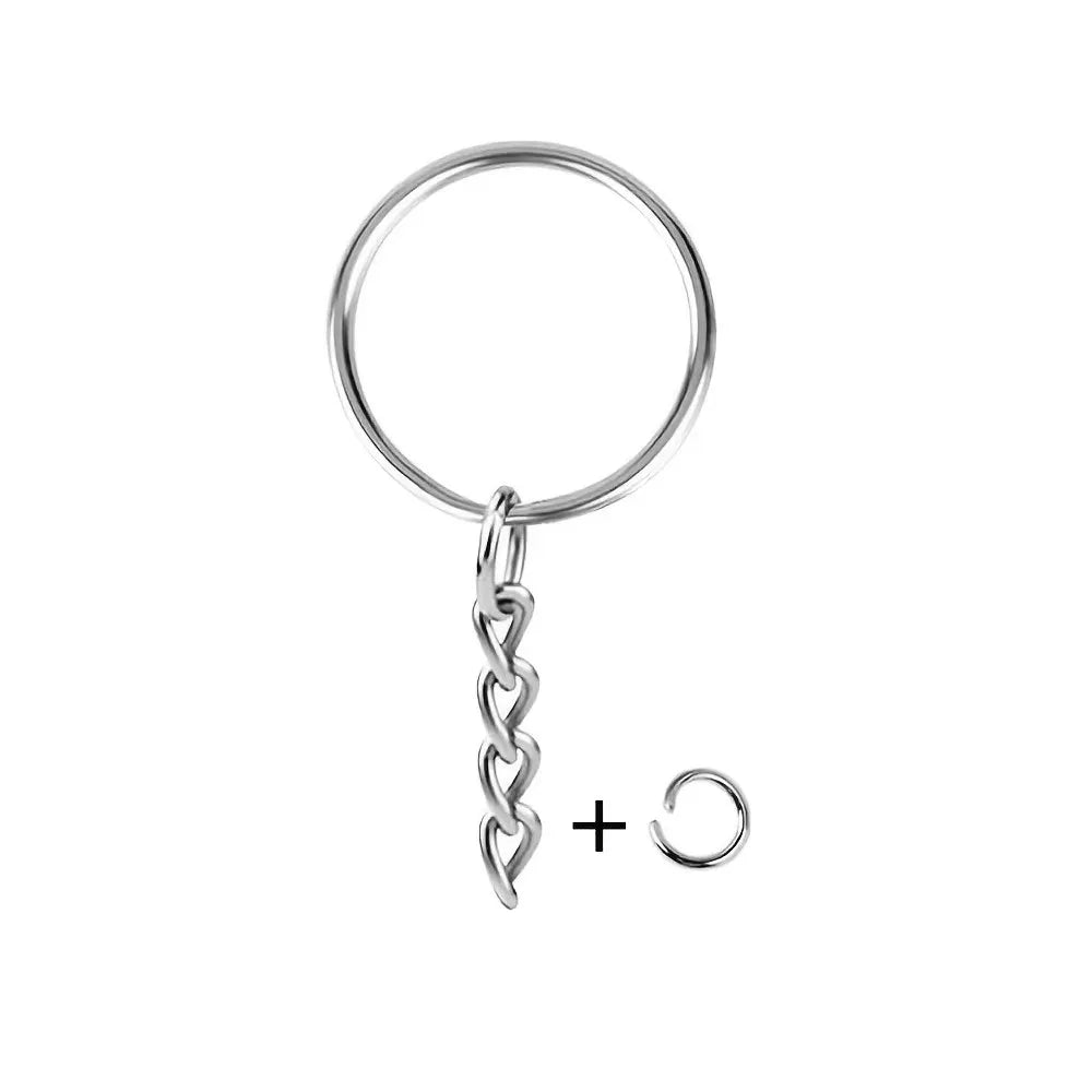 30-teiliges Set versilberter Metall-Schlüsselanhänger mit Kette und Ring