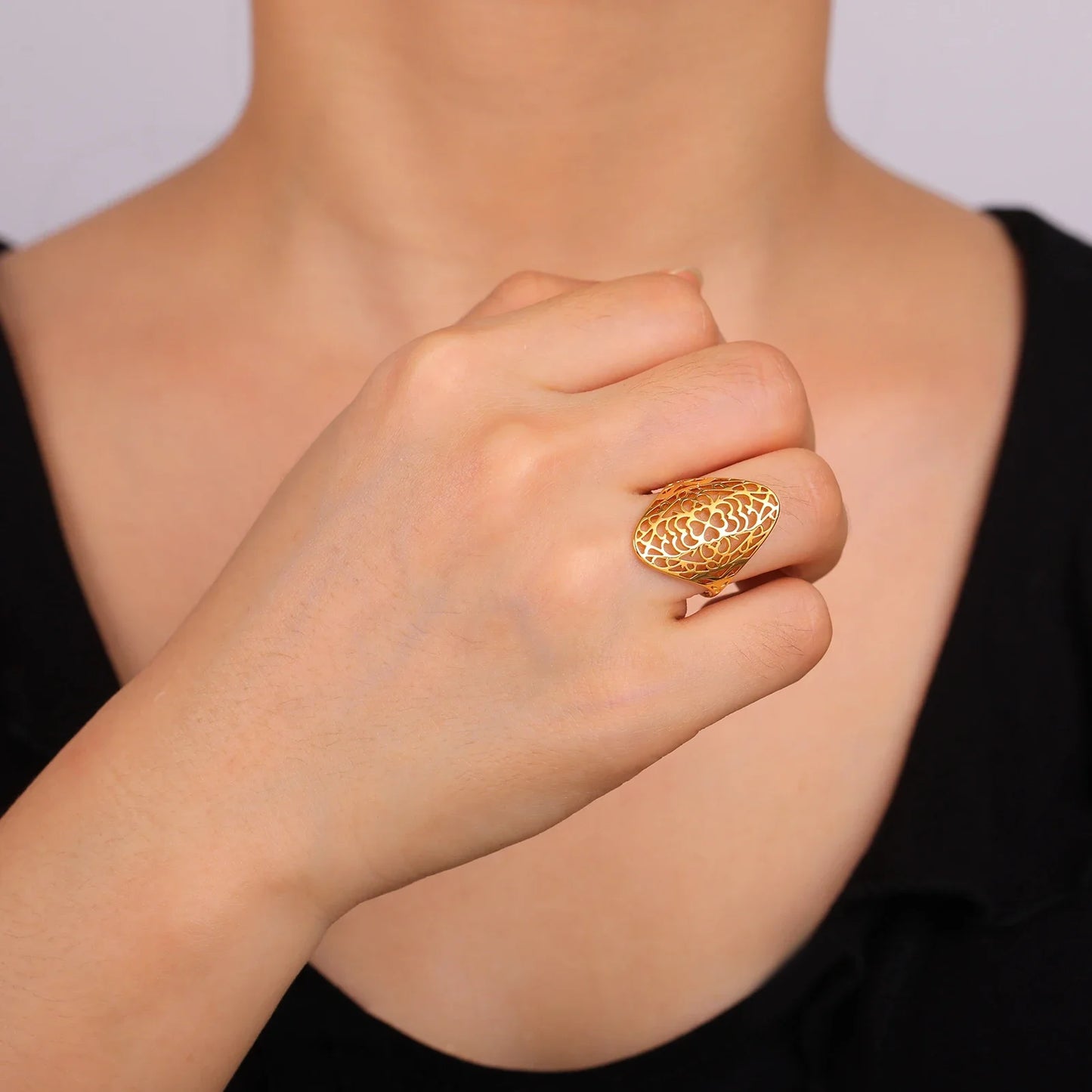 Filigraner Edelstahlring mit 18 Karat Vergoldung für Damen