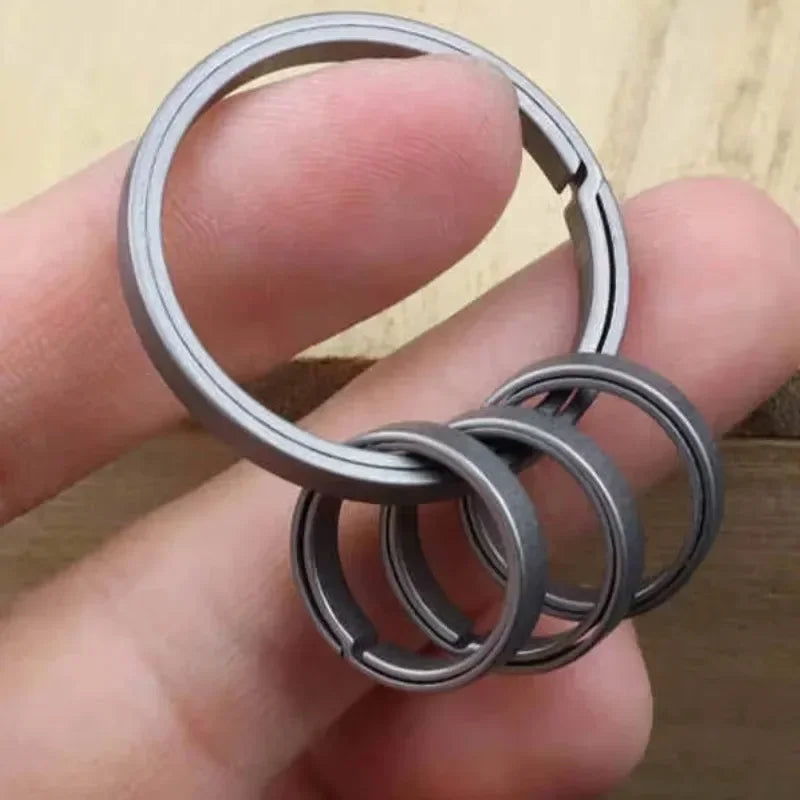 Schlüsselanhänger aus Titanlegierung mit sicherer O Schnalle für Männer-Yabubest - Home & More