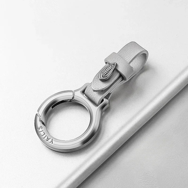 Multifunktionaler Auto Moto Schlüsselbund mit großem Ring und Ledergriff