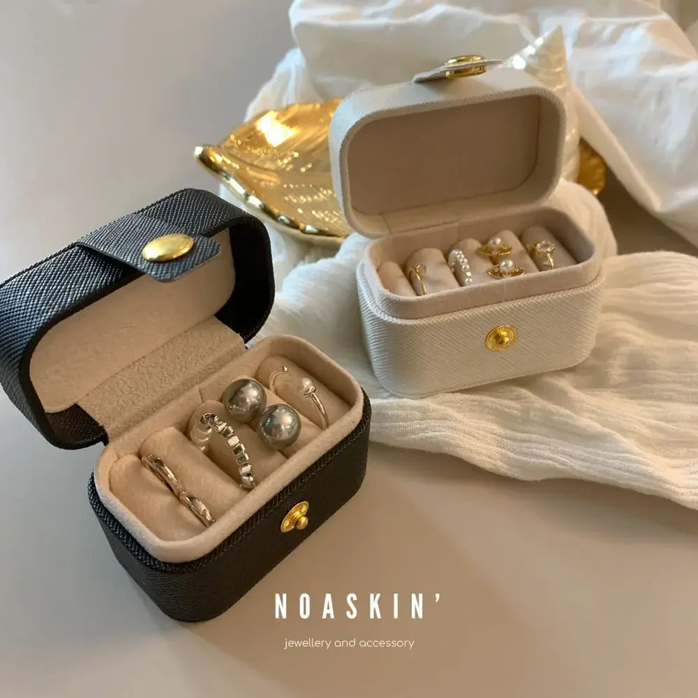 Tragbare Leder Schmuck Organizer für Reisen - Ringe, Ketten, Ohrringe sicher verstauen