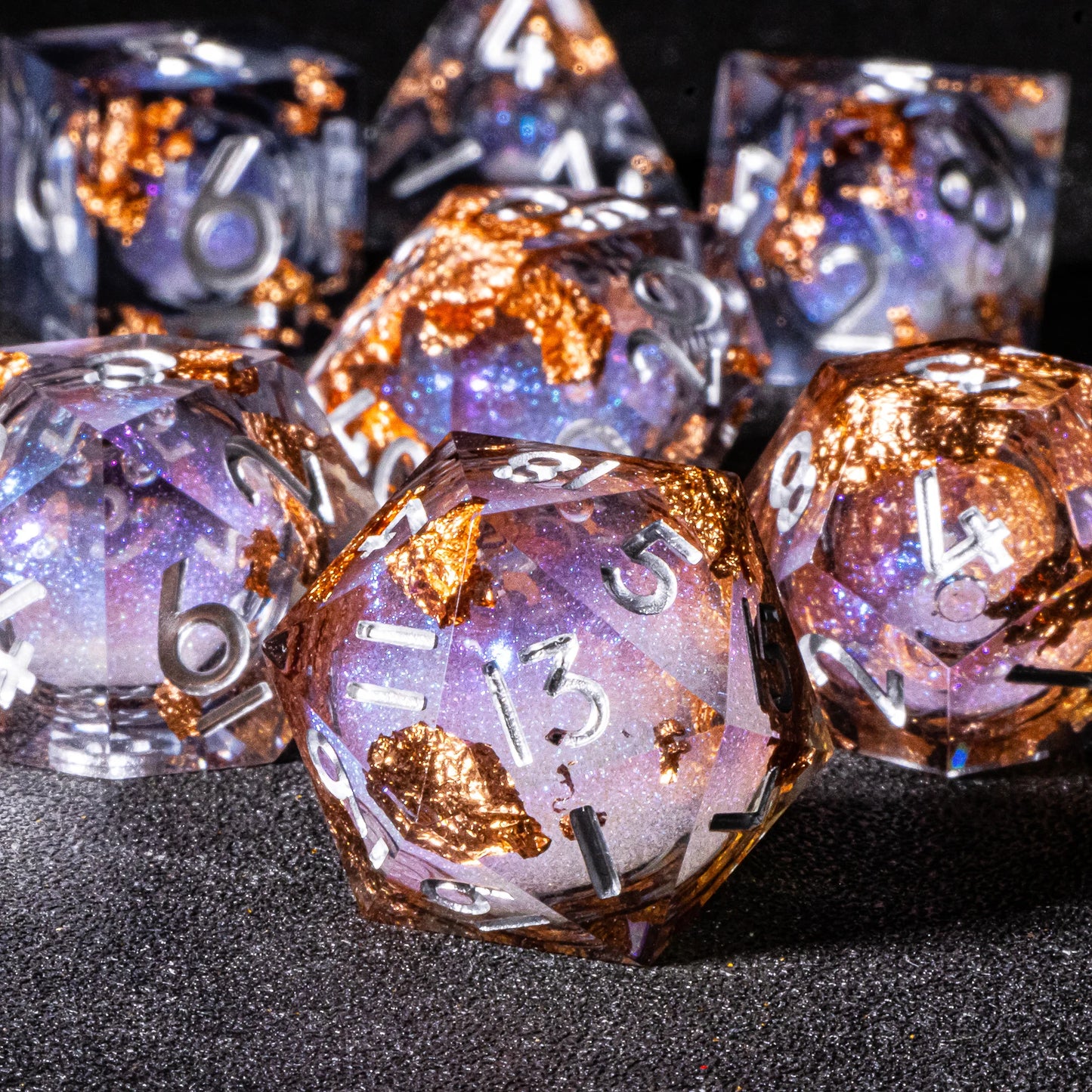 Hochwertiges 7-teiliges Würfelset für Rollenspiele mit flüssigem Kern