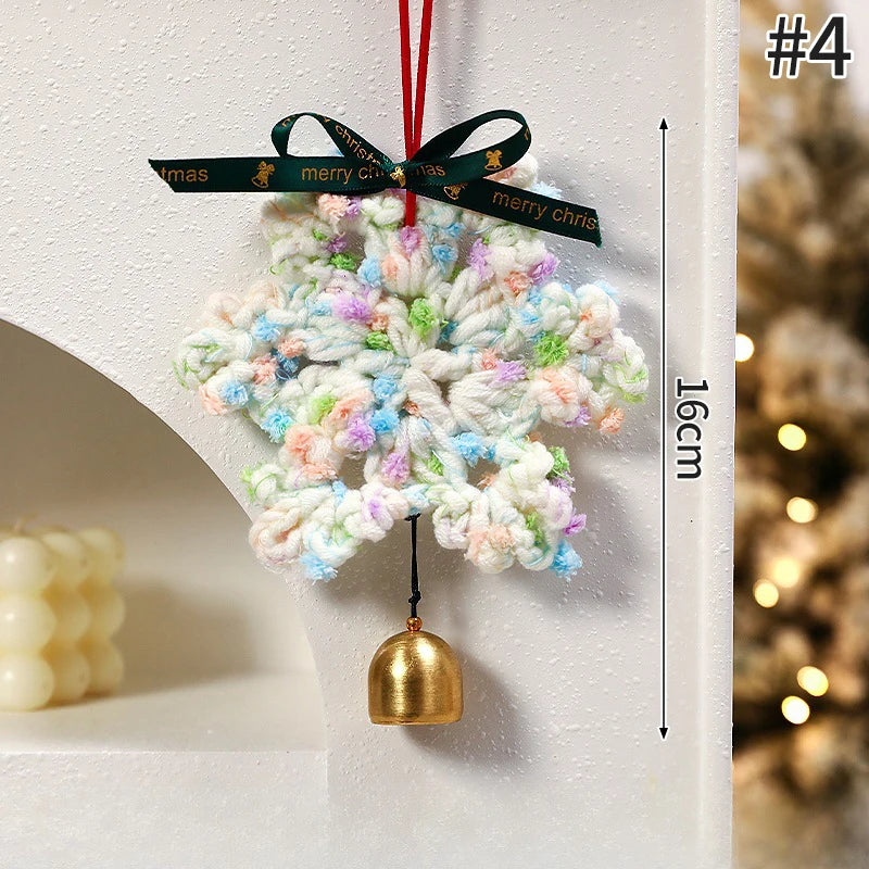 Gehäkelter Weihnachtsbaum Anhänger aus Textil für festliche Deko