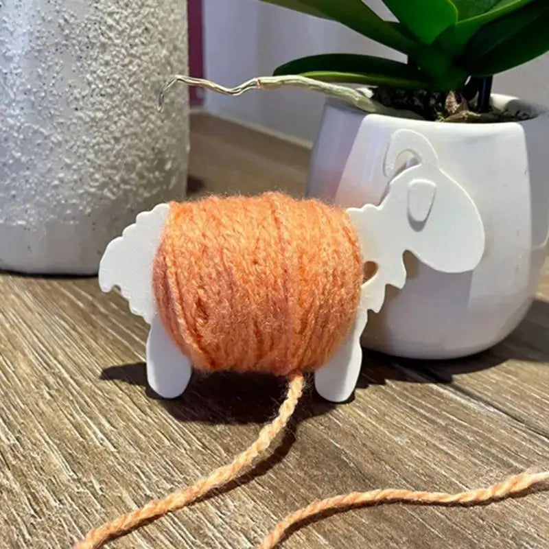Praktischer Garnhalter Schafform Garnspender Strickzubehör Häkelhilfe