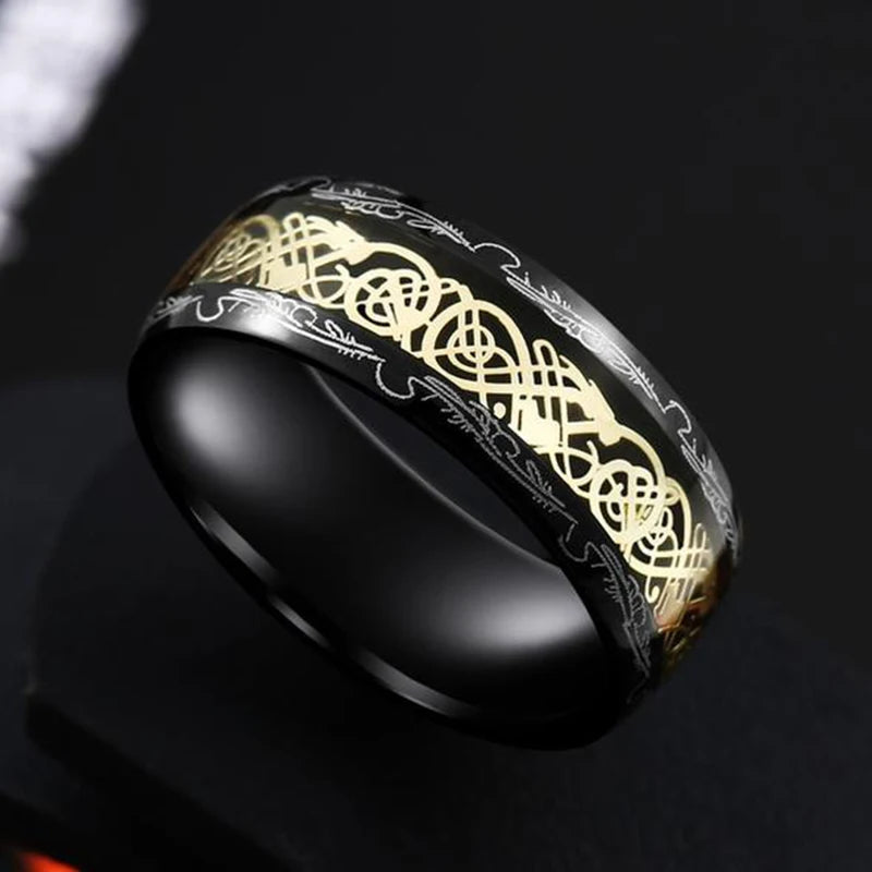 Eleganter Edelstahlring mit keltischem Drachen und Carbon Inlay