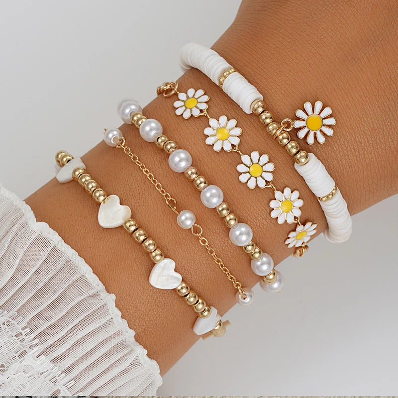 10-teiliges Vintage-Boho Perlenarmband Set mit Charme Stern Herz Anhänger