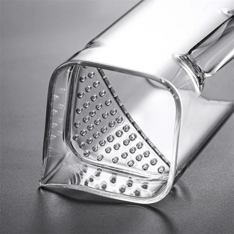 Quadratischer Teekrug aus Borosilikatglas mit Filter und fairer Tasse