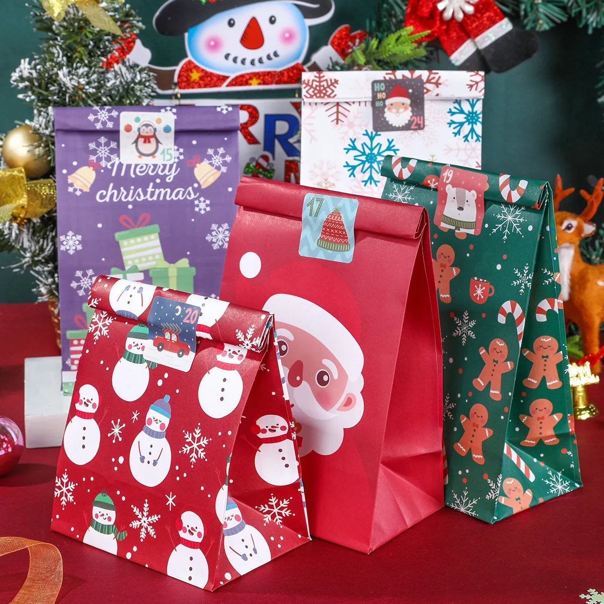 Festliche Papier Goodie Beutel mit Siegel für Weihnachts- und Neujahrsgeschenke