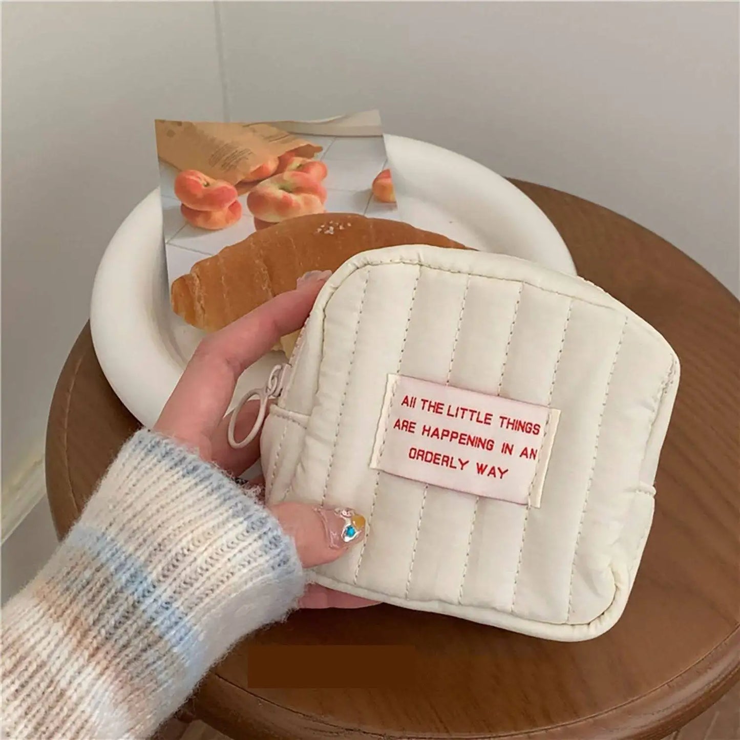 Kleine Kosmetiktasche mit Reißverschluss zum Organisieren