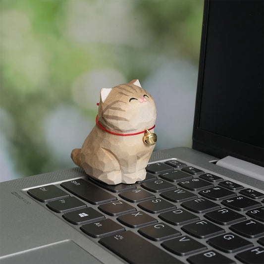 Handgefertigte Holzfigur Tabby Katze für stilvolle Heimdekoration