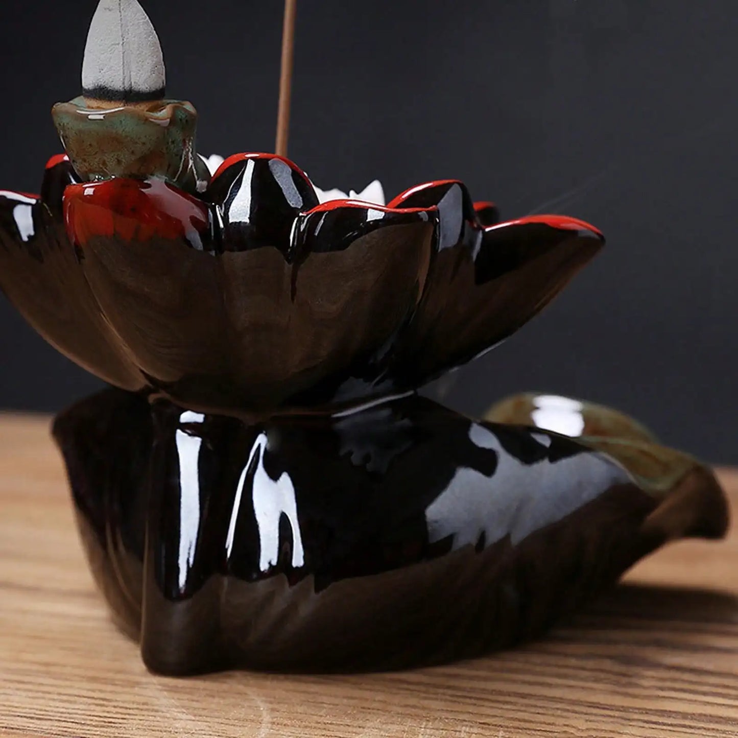 Keramik Lotus Rückfluss Räucherstäbchenhalter für Meditation