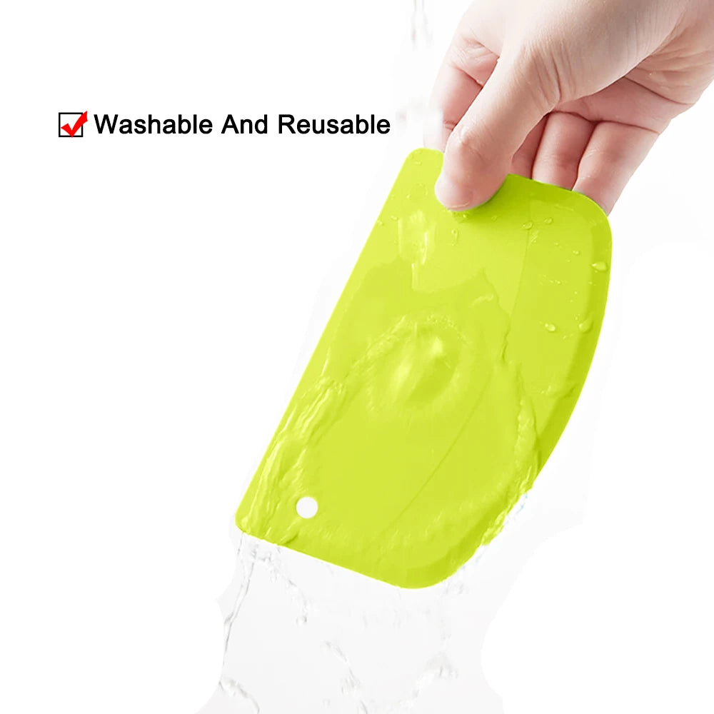 Vielseitiger Teigschaber aus Kunststoff für Backen und Küche