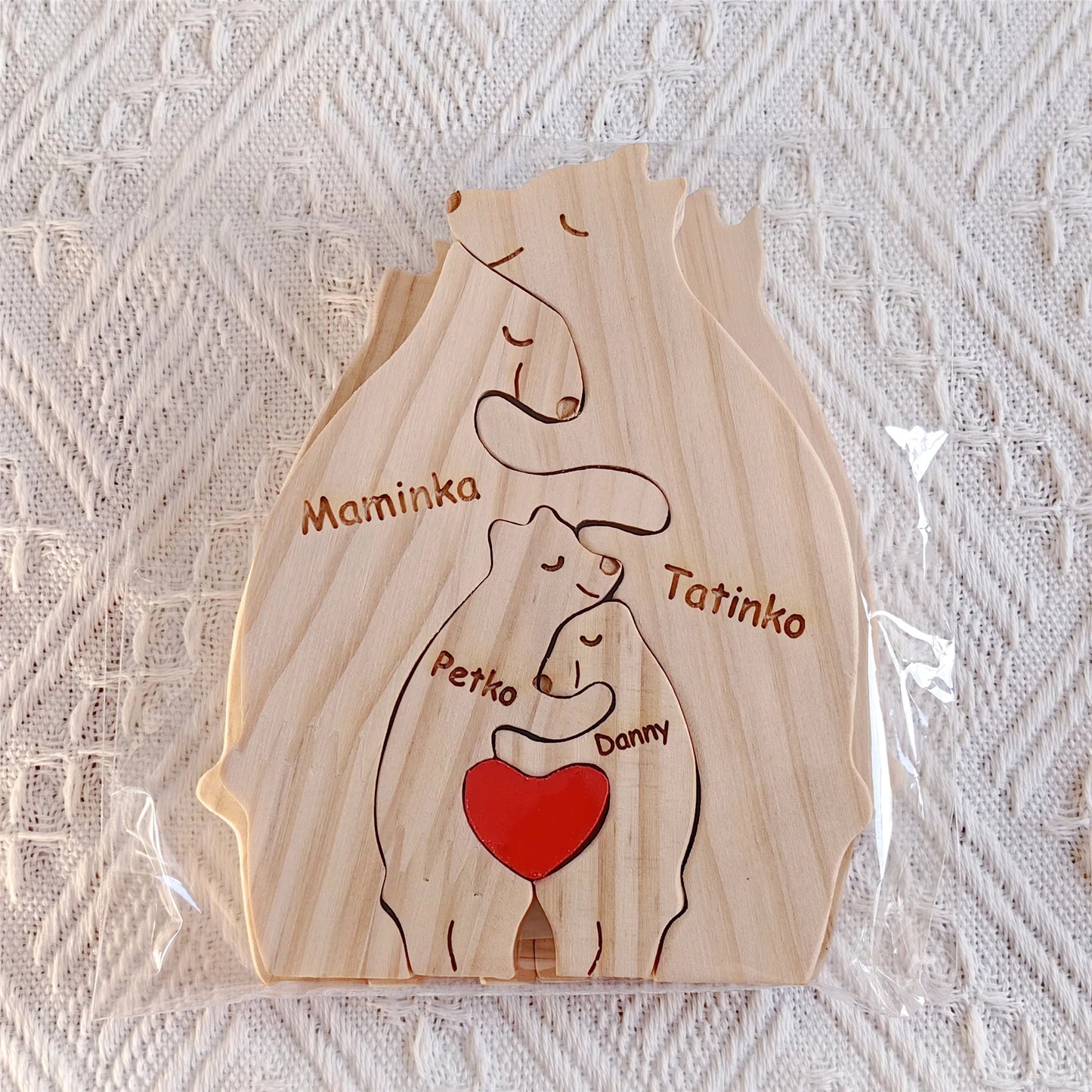Personalisierbares Familienpuzzle aus Holz als Dekoration und Geschenk