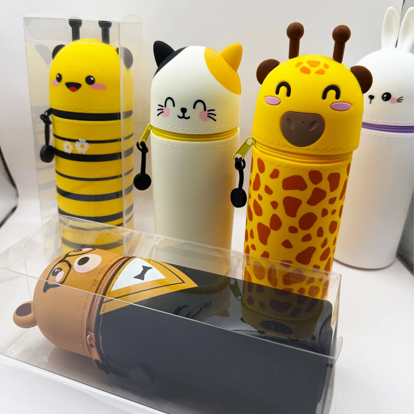 Niedliches 2-in-1 Silikon Federmäppchen mit Reißverschluss und Stifthalter