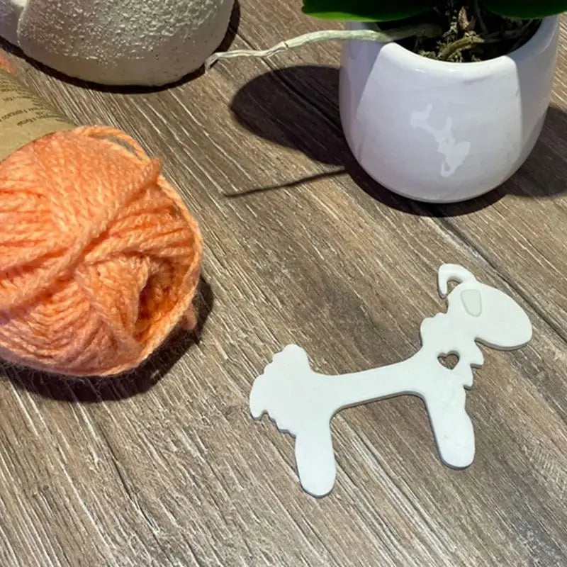 Praktischer Garnhalter Schafform Garnspender Strickzubehör Häkelhilfe