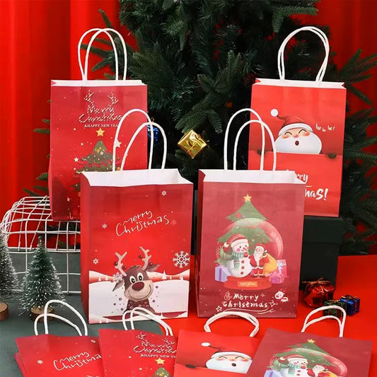 Festliche Geschenktüten aus Kraftpapier für Weihnachtsleckereien