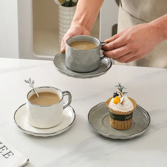 Elegantes 230ml Keramik-Tassen-Set mit Untertasse - Löffel – spülmaschinenfest