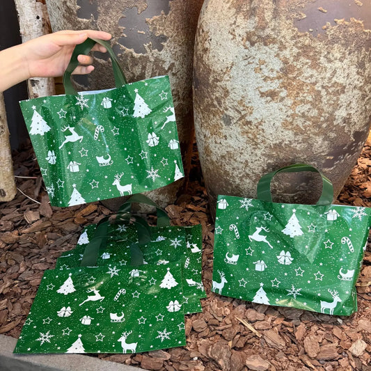 15 Weihnachtsgeschenktüten aus robustem Kunststoff mit Schneeflocken Design