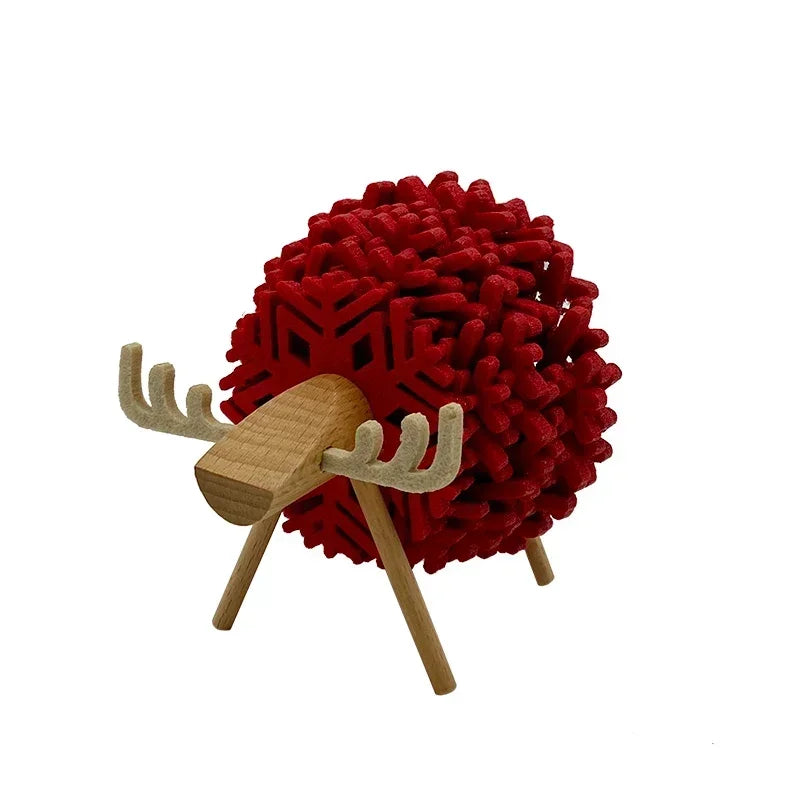 Kreativer isolierter Getränkeuntersetzer aus Filz in Hirschform