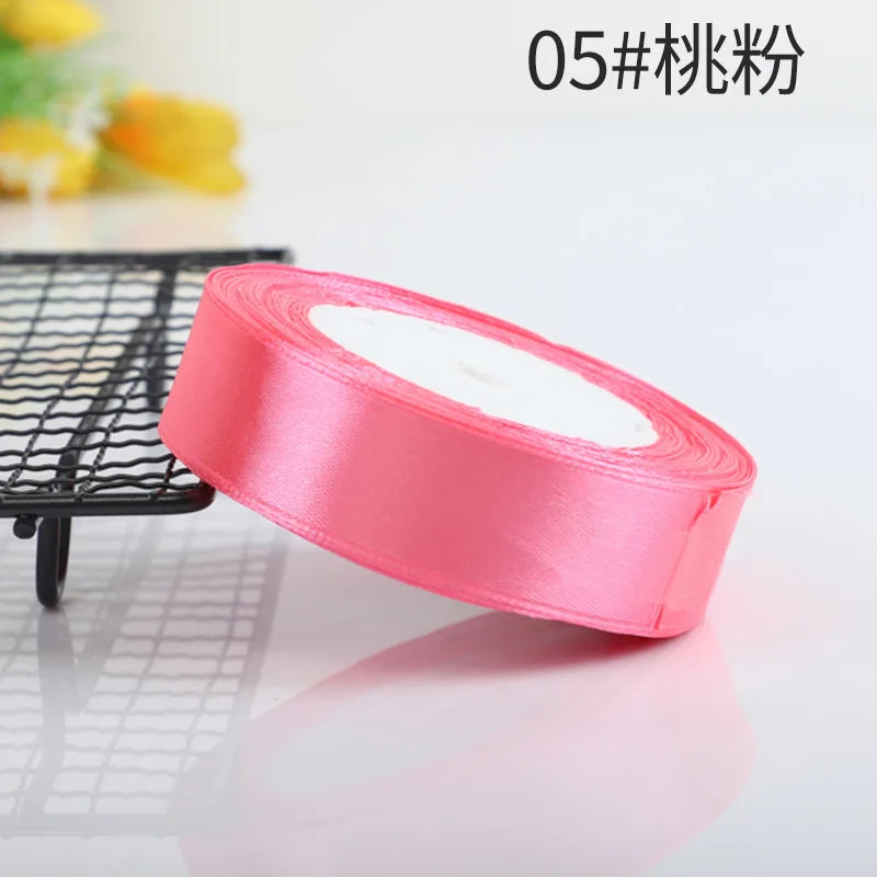 Vielseitige Satinbänder in 10 Farben für festliche Dekorationen