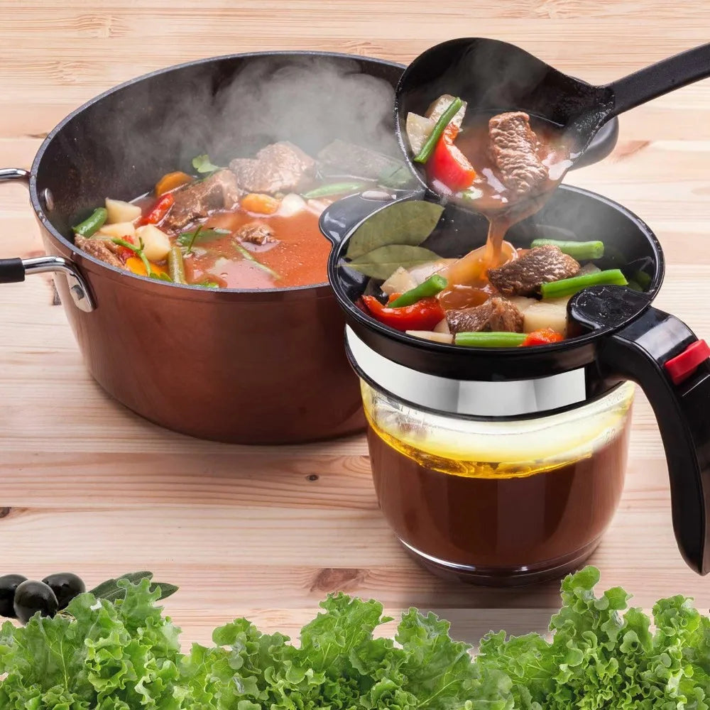 Fett-Trennkanne mit Sieb für saubere Saucen und Brühen