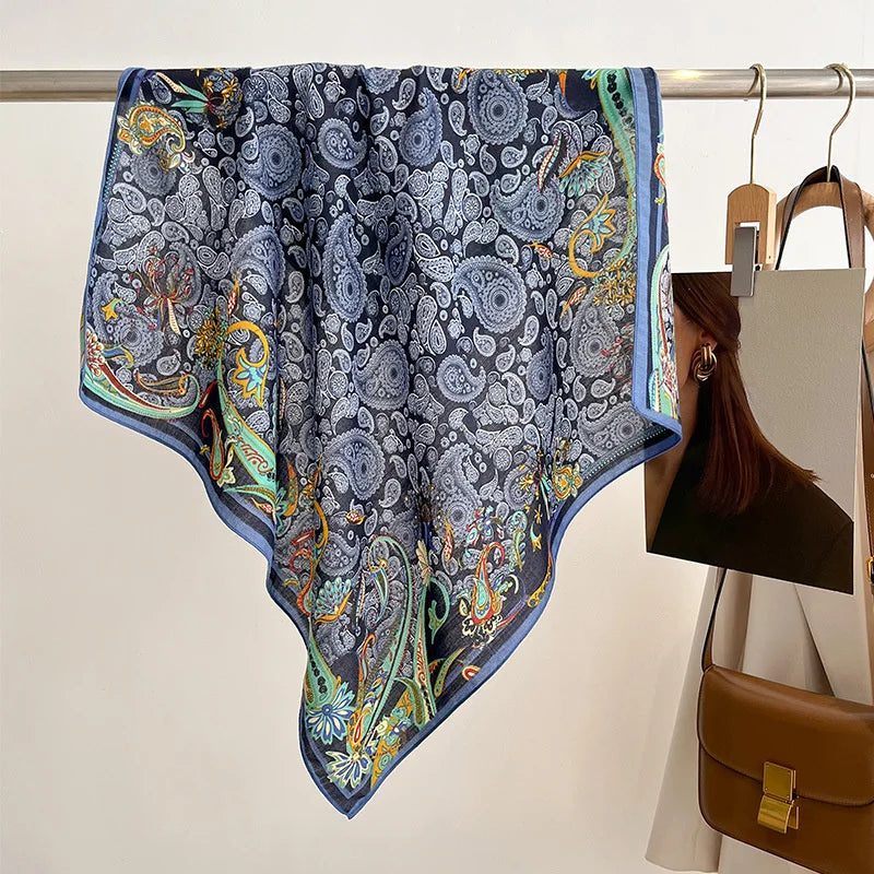 Vielseitiges Halstuch mit Druckmuster für Damen und alle Jahreszeiten