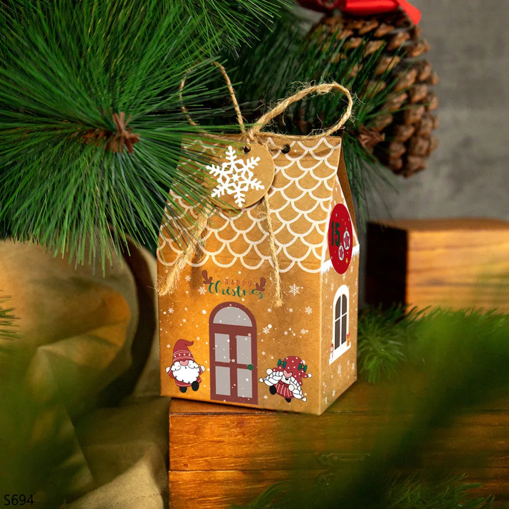 24 Geschenkboxen aus Kraftpapier mit Etiketten für Weihnachten