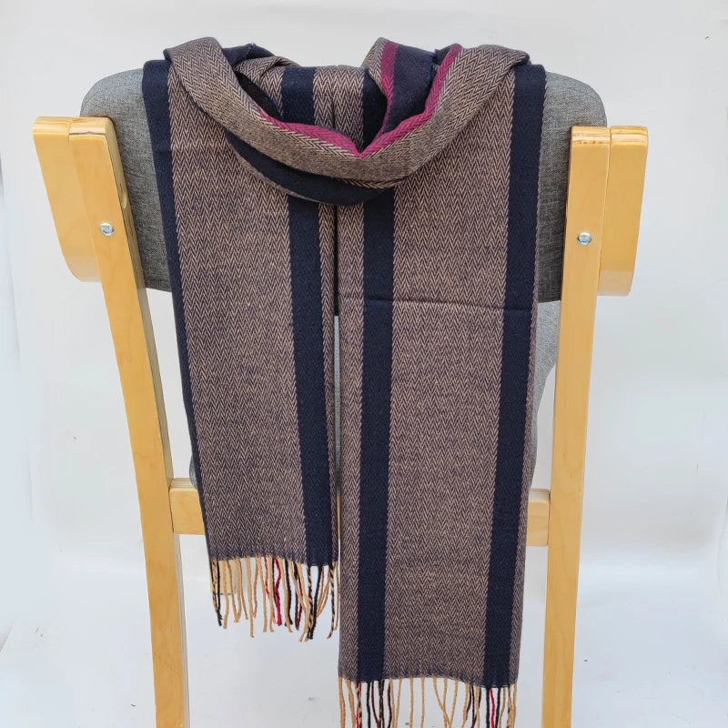 Vielseitiger Unisex Schal mit Karo Muster für alle Jahreszeiten