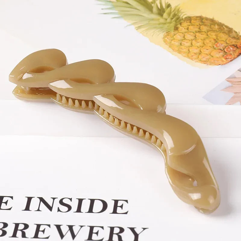 Leichte Bananen Haarspange für ordentliche hohe Pferdeschwänze