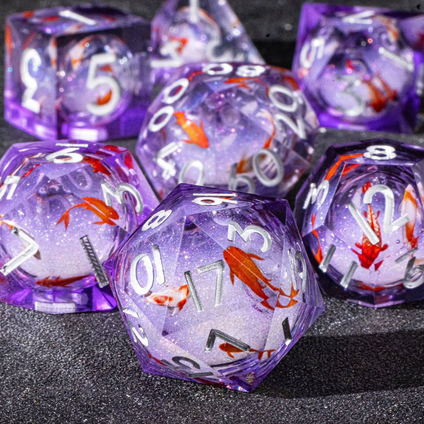 Hochwertiges 7-teiliges Würfelset für Rollenspiele mit flüssigem Kern