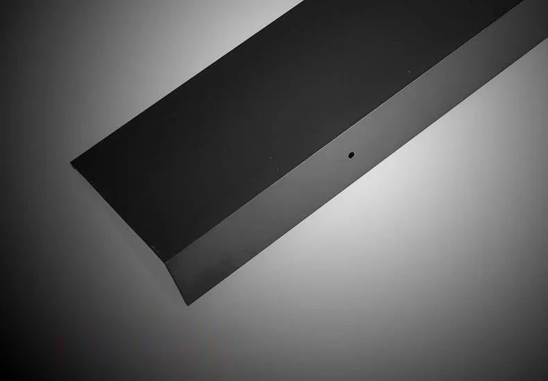 Platzsparendes Bad Regal aus schwarzem Aluminium