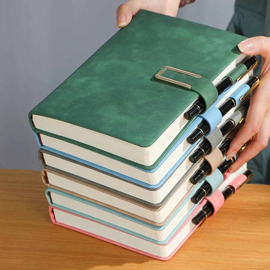 Elegantes A5 Leder-Notizbuch mit U-Schnalle, personalisiertes Softcover, 6 Farben