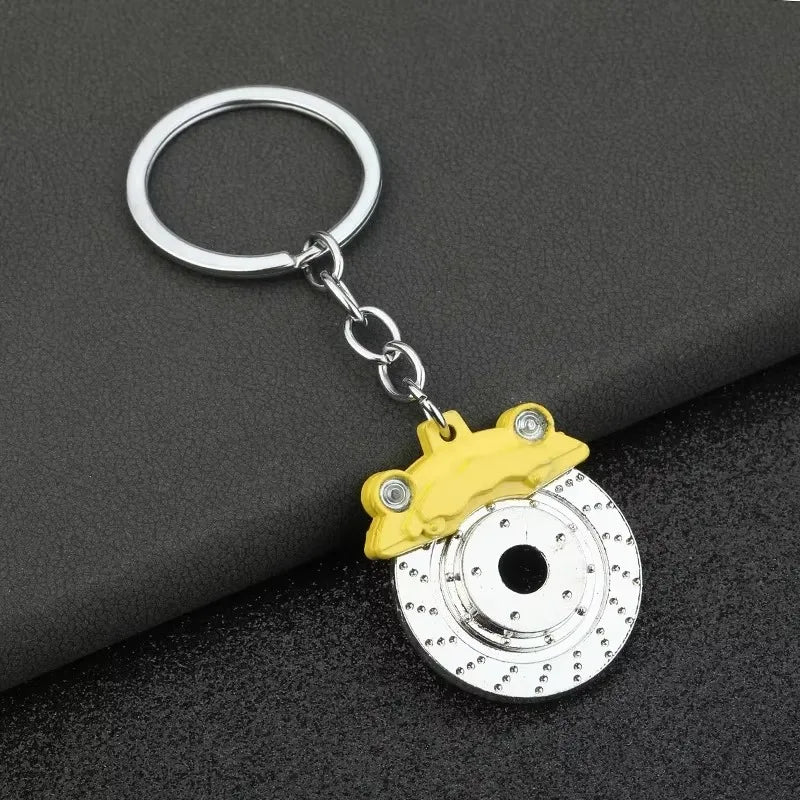 Robuster Edelstahl Schlüsselanhänger im Autoteile-Design – Perfektes Männergeschenk