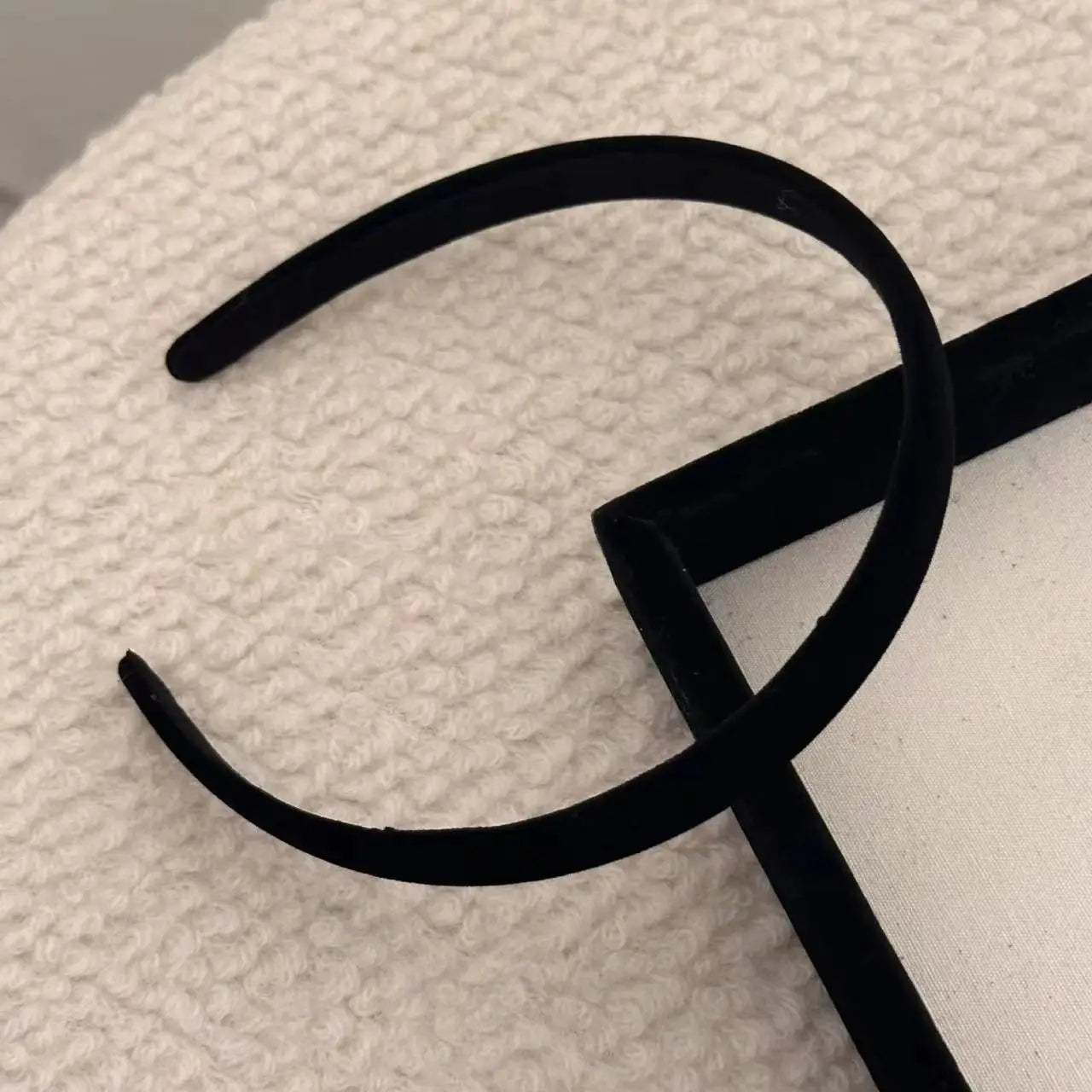 Elegantes Samt-Stirnband 2er Set für Damen und Mädchen