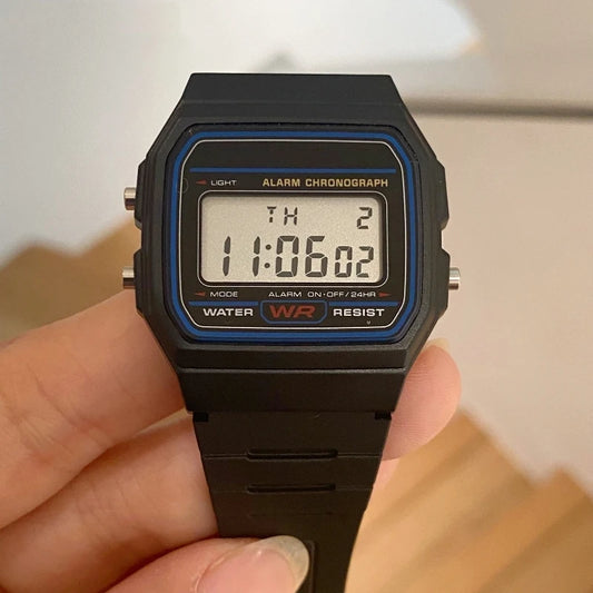 Digitale LED Armbanduhr – Quadratisch, Sport Business Silikon für Damen Herren