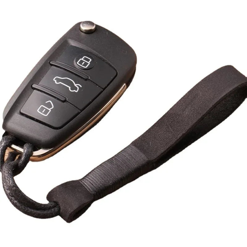 Handgemachter Schlüsselanhänger aus echtem Rindsleder in verschiedenen Designs