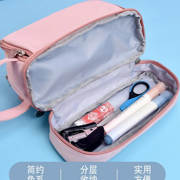 Geräumiges Federmäppchen mit trendigem Cartoon Motiv für Kinder