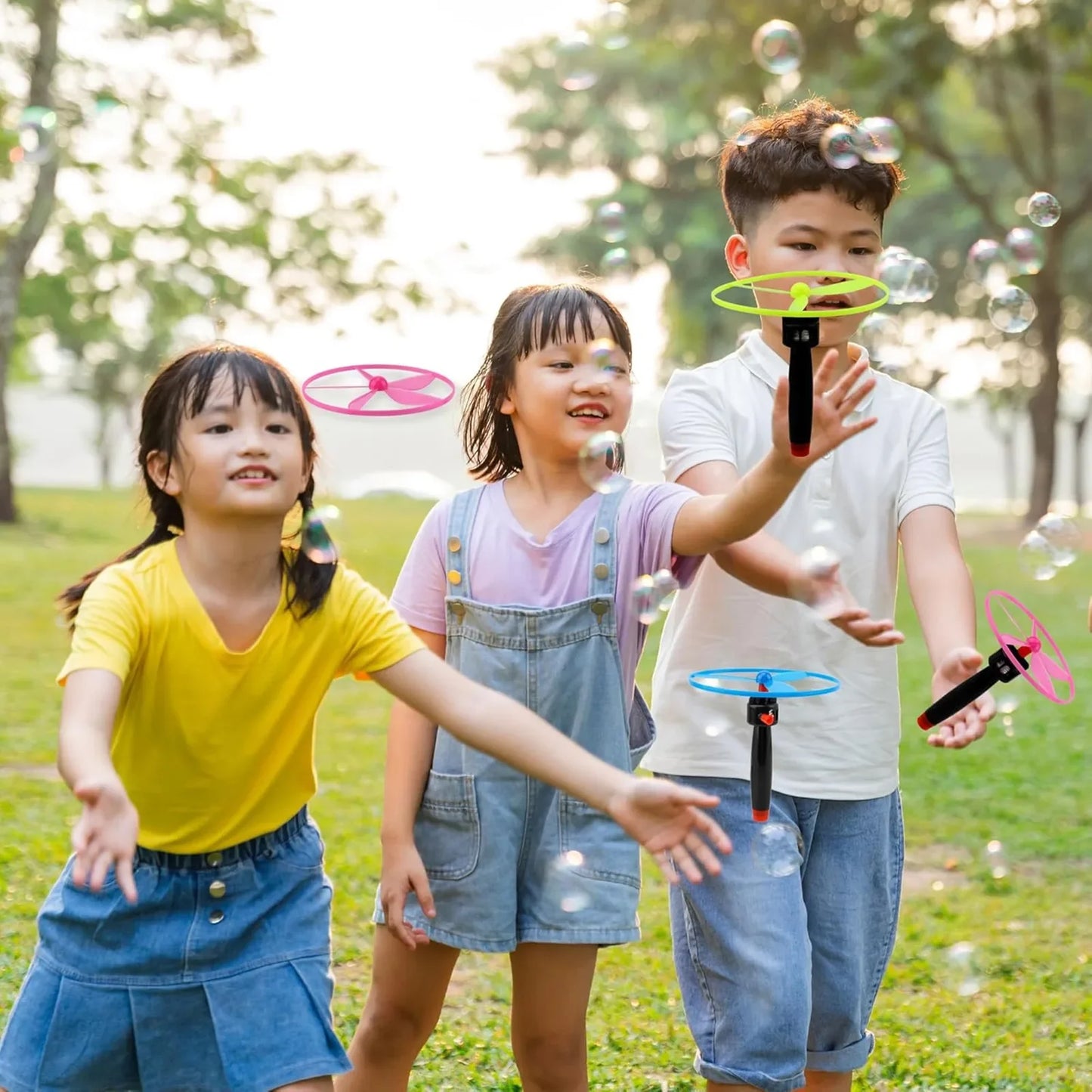 Kind Sportspielzeug Untertasse mit rotierendem Fliegen-Hubschrauber