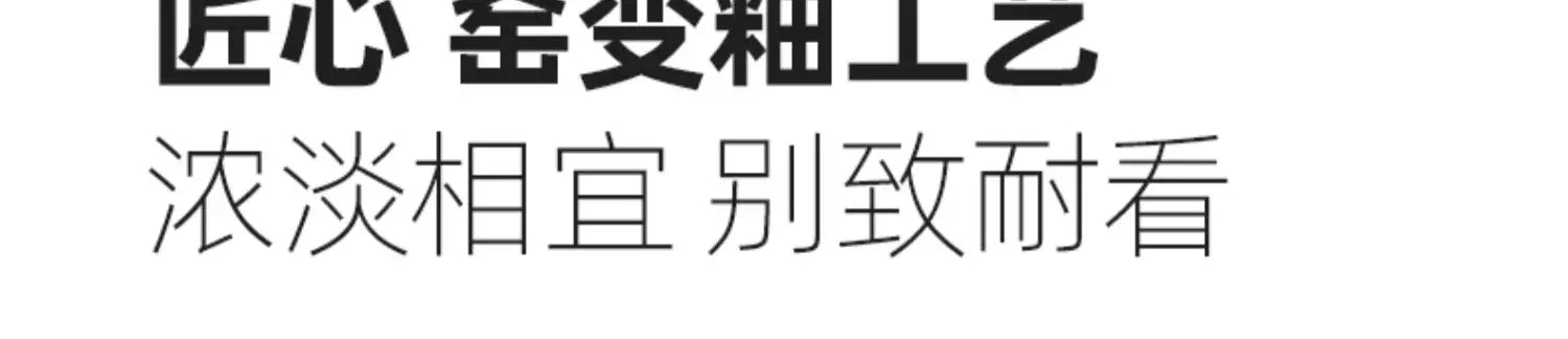 Set aus weißen Keramikschalen für Abendessen und Salate