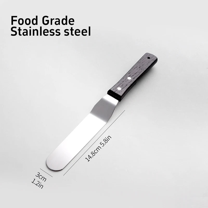 Robuster Edelstahl Backspachtel mit Holzgriff für perfekte Kuchen